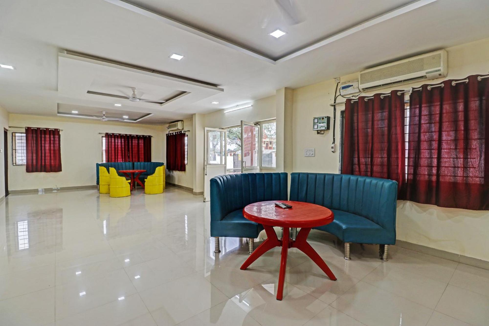 Super Hotel O Midway Treat Dhār Exterior photo